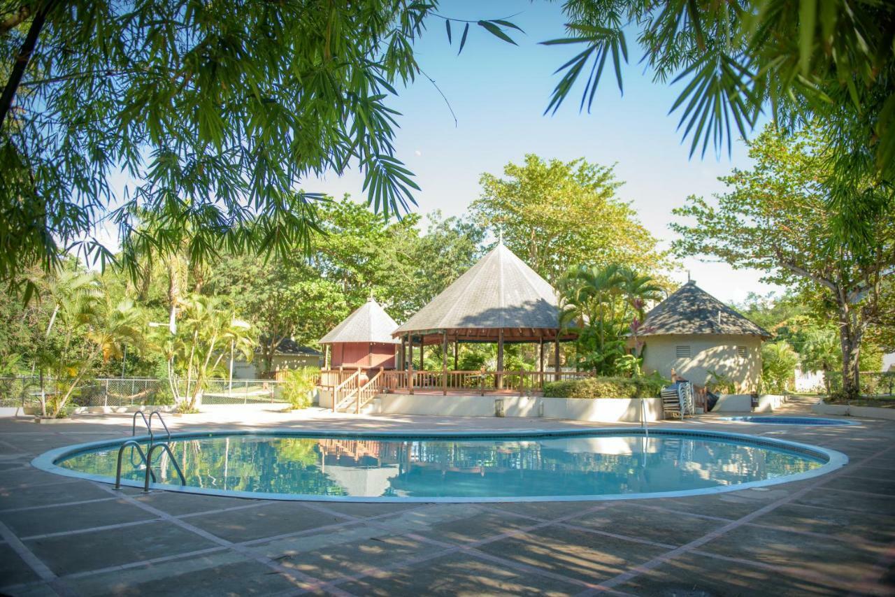 Tropical Escape Villa Ocho Rios Exterior foto